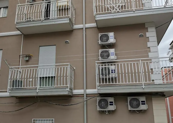 Palazzo Buscema - & Apartmán *