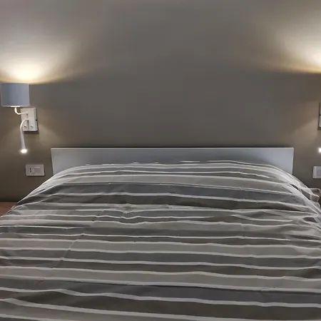 דירה Palazzo Buscema - & קרוטונה