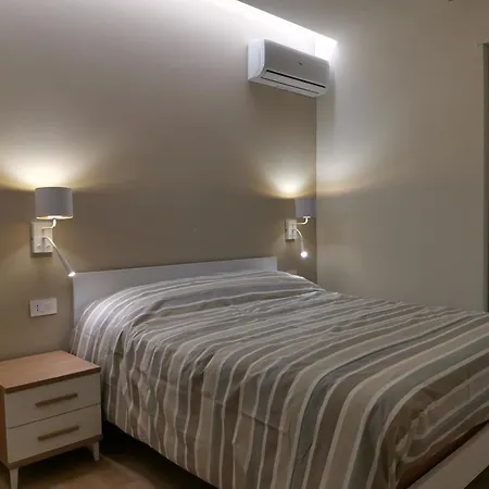 Palazzo Buscema - & アパート *