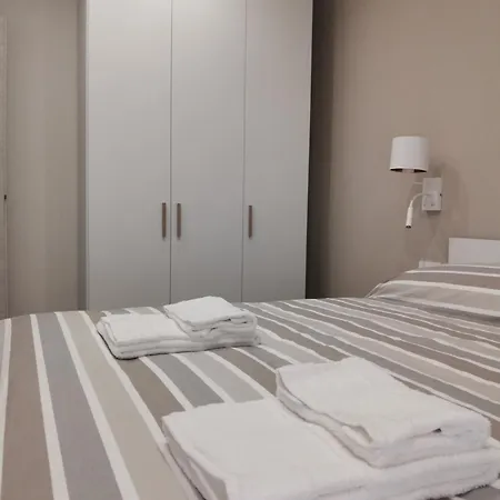 アパート Palazzo Buscema - & クロトーネ