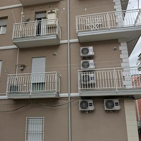 Palazzo Buscema - & דירה *