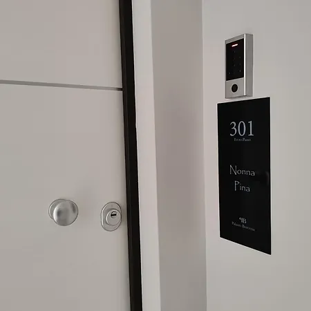 דירה Palazzo Buscema - & קרוטונה