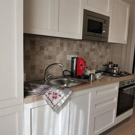 דירה Palazzo Buscema - & קרוטונה