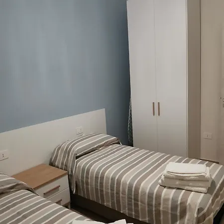 アパート Palazzo Buscema - & クロトーネ