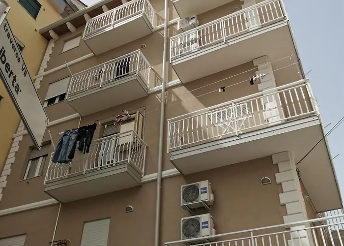 公寓 Palazzo Buscema - & 克罗托内